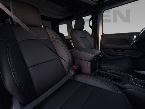 New 2026 Jeep Wrangler Unlimited Sahara AWD/4WD image 10