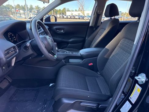 Certified 2023 Honda HR-V LX image 12