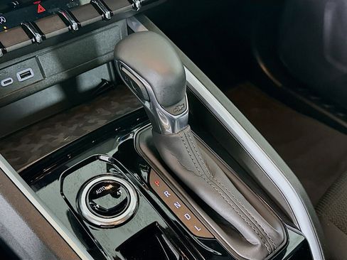 Used 2024 Chevrolet Colorado LT image 23