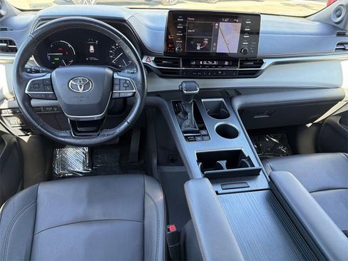 Used 2021 Toyota Sienna XSE w/ XSE Plus Package image 7