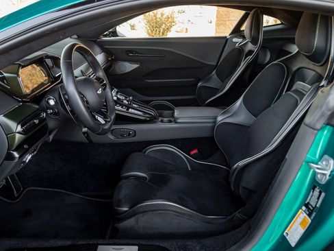 Used 2025 Aston Martin V8 Vantage Coupe image 14