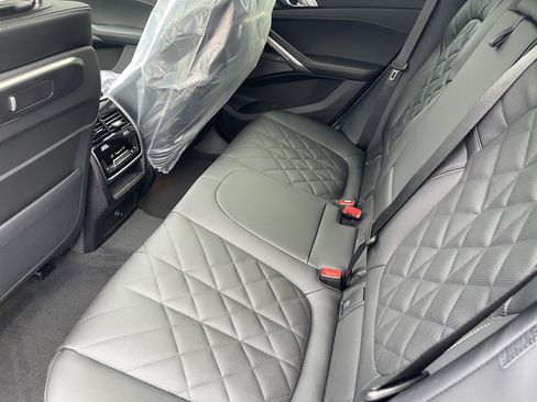 Used 2026 BMW X6 xDrive40i AWD/4WD image 16