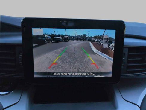 Used 2022 Ford Explorer XLT image 23