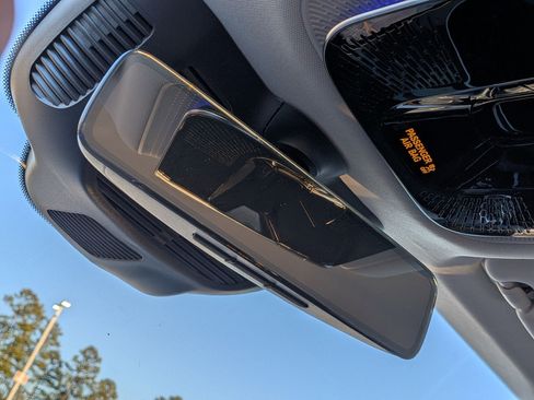 Used 2025 Mercedes-Benz GLC 350e 4MATIC image 23