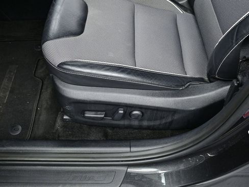 Used 2022 Kia Niro EX w/ Cold Weather Package image 16