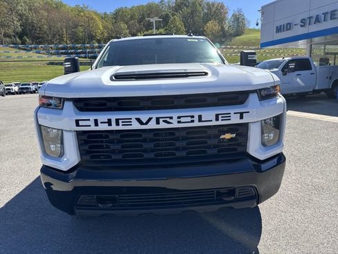 Used 2023 Chevrolet Silverado 2500 Custom w/ Custom Value Package image 12