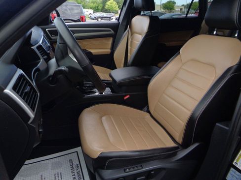Used 2022 Volkswagen Atlas Cross Sport SEL Premium R-Line AWD/4WD image 18