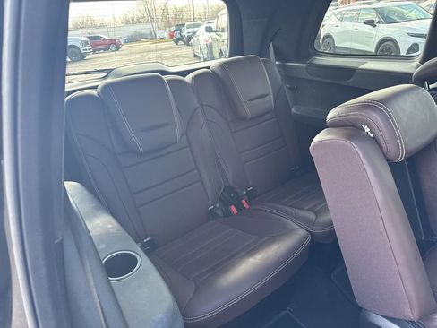 Used 2015 Mercedes-Benz GL 63 AMG 4MATIC image 39