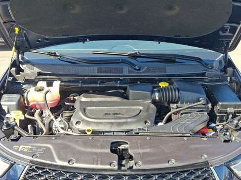 Used 2024 Chrysler Pacifica Touring-L FWD image 28