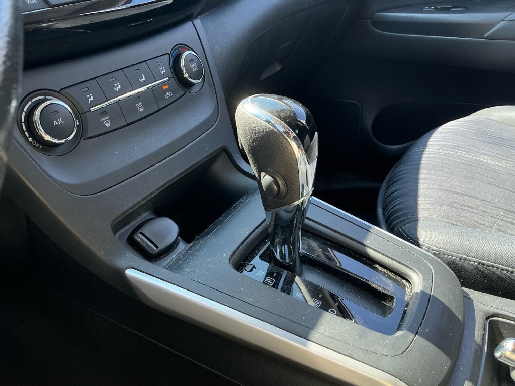 Used 2017 Nissan Sentra SV FWD image 28
