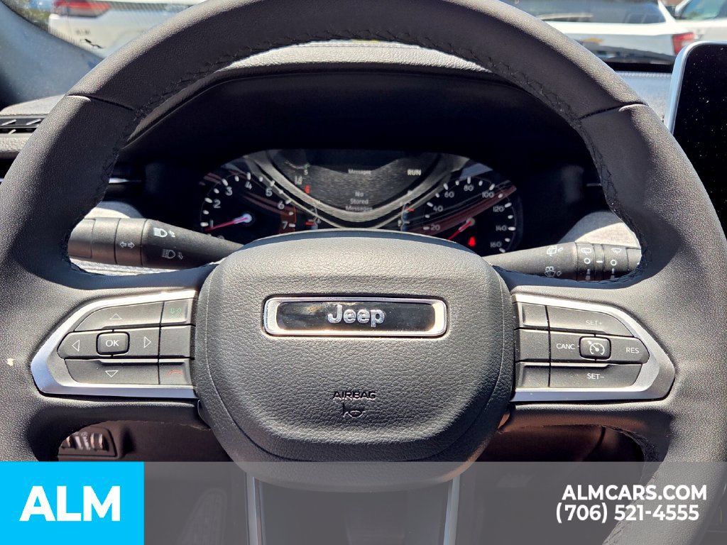 Used 2025 Jeep Compass Latitude AWD/4WD image 27