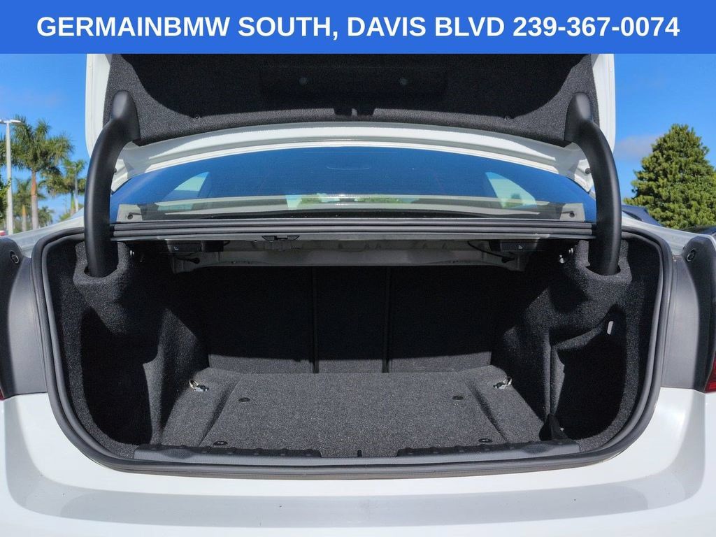 Used 2017 BMW 330i xDrive Sedan AWD/4WD image 15