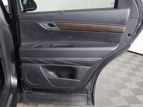 Used 2024 Genesis GV80 2.5T image 26