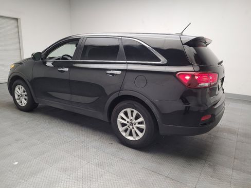 Used 2019 Kia Sorento LX image 3