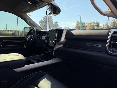 Used 2023 RAM 2500 Laramie AWD/4WD image 8