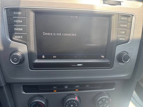 Used 2017 Volkswagen Golf S FWD image 18