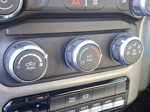 Used 2022 RAM 2500 Tradesman w/ Chrome Appearance Group image 15