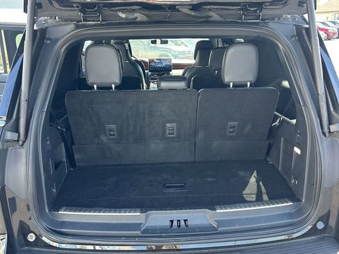 Used 2024 Lincoln Navigator Reserve image 10