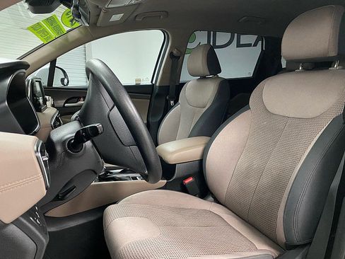 Used 2019 Hyundai Santa Fe SEL image 9