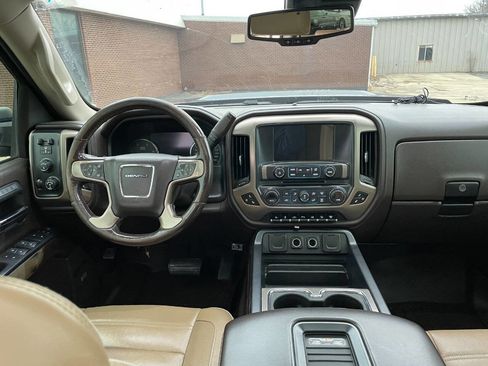 Used 2018 GMC Sierra 2500 Denali w/ Duramax Plus Package image 27