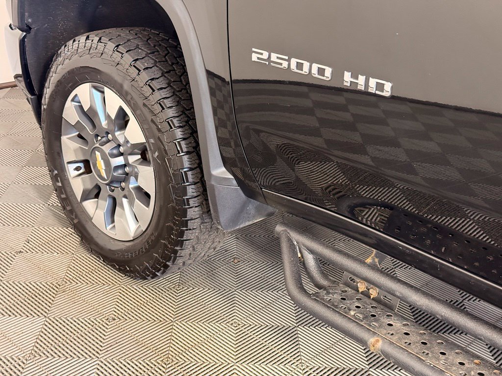 Used 2022 Chevrolet Silverado 2500 Custom w/ Custom Value Package AWD/4WD image 16