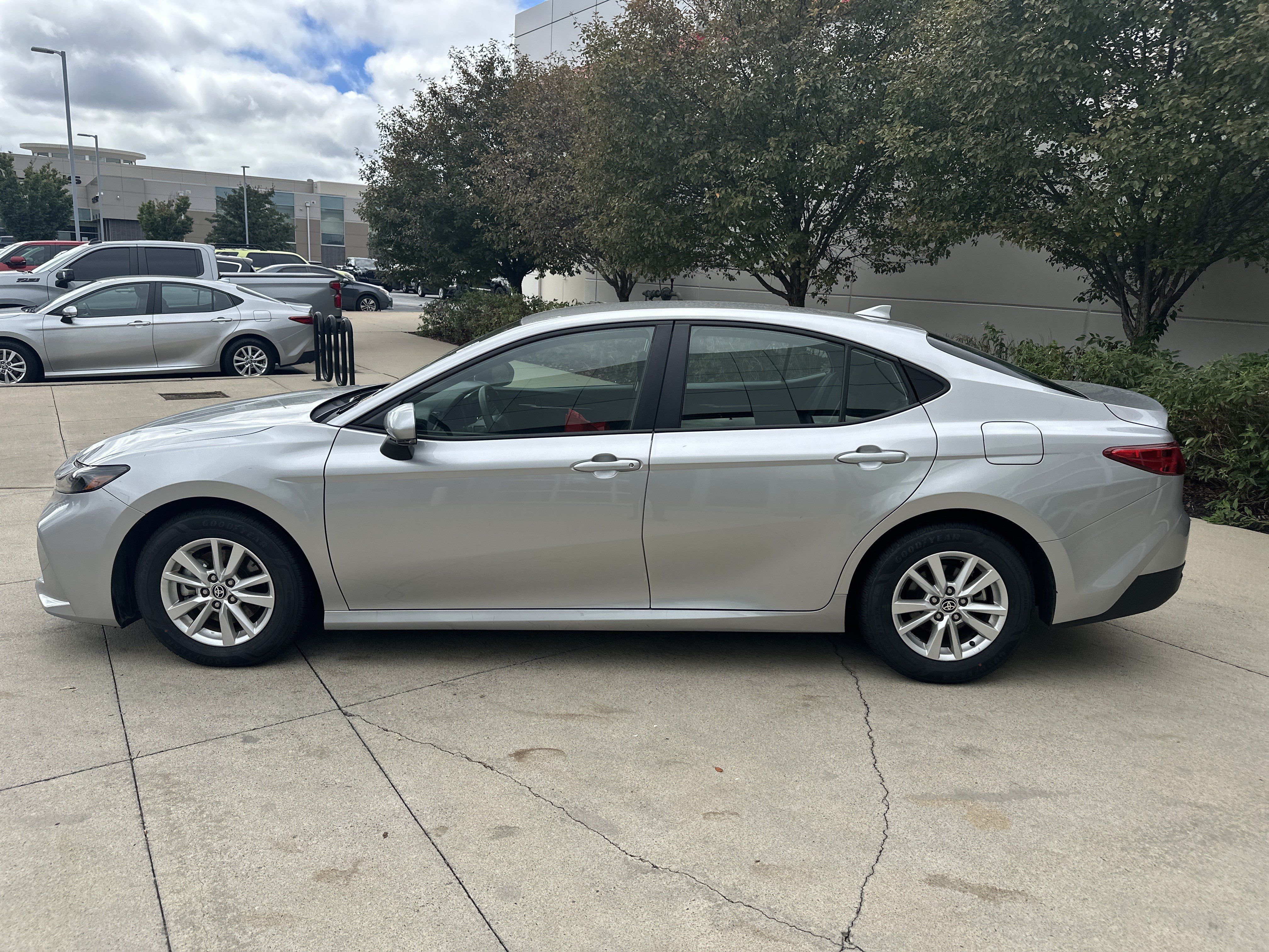 Used 2025 Toyota Camry LE FWD image 9