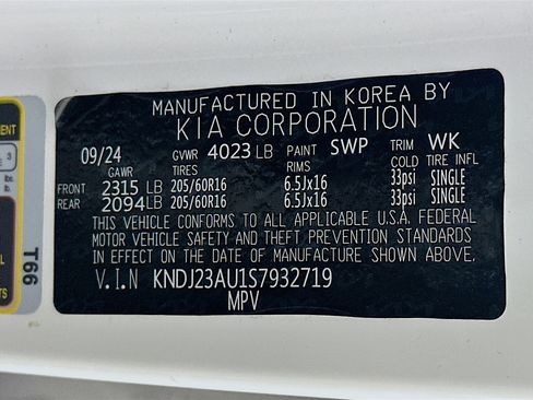 Used 2025 Kia Soul LX w/ LX Technology Package image 12