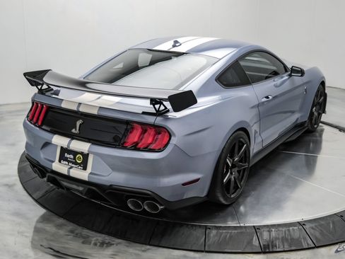 Used 2022 Ford Mustang Shelby GT500 w/ Carbon Fiber Track Pack RWD image 22