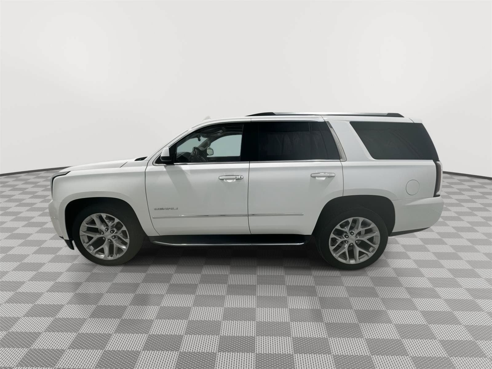 Used 2019 GMC Yukon Denali w/ Open Road Package AWD/4WD image 2