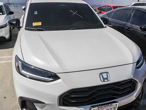 Used 2025 Honda HR-V Sport image 3