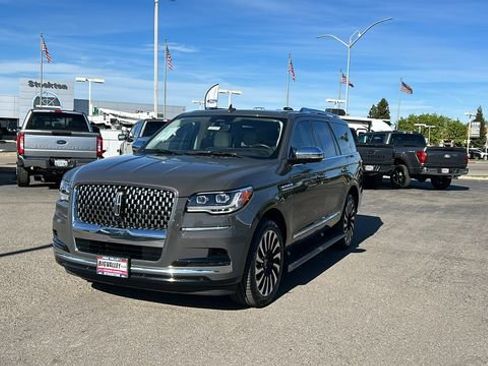 Used 2023 Lincoln Navigator Black Label image 8