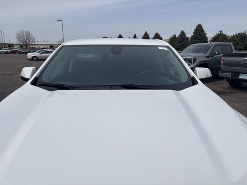 Used 2023 GMC Acadia SLE image 12