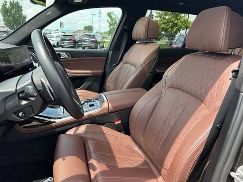 Used 2025 BMW X7 M60i AWD/4WD image 27