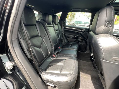 Used 2016 Porsche Cayenne AWD/4WD image 29