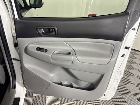 Used 2014 Toyota Tacoma 4x4 Double Cab image 42