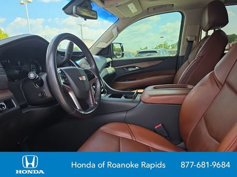 Used 2019 Cadillac Escalade Luxury RWD image 10