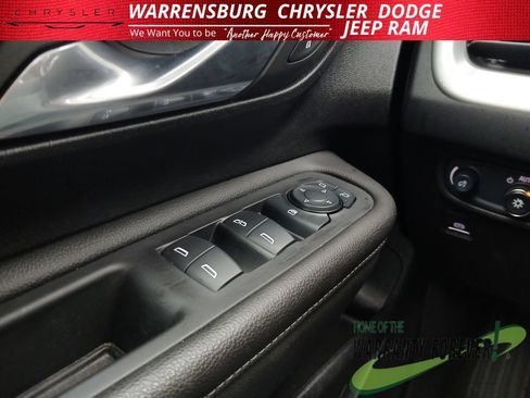 Used 2024 GMC Terrain SLE AWD/4WD image 30