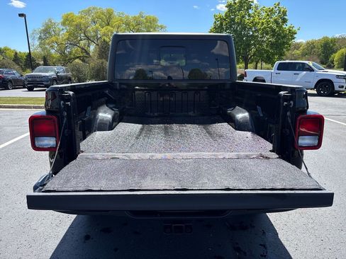 Used 2022 Jeep Gladiator Sport AWD/4WD image 25