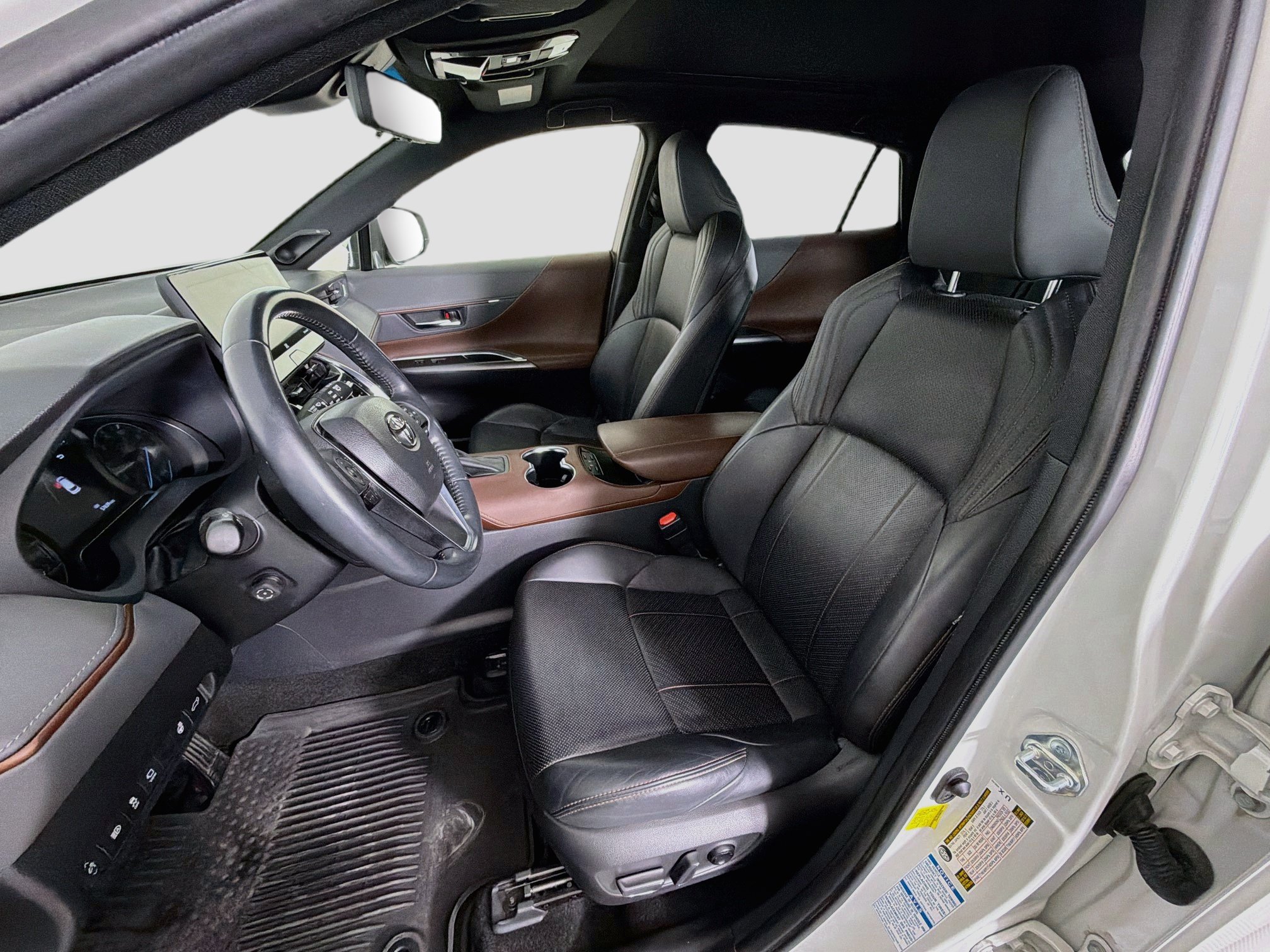 Used 2021 Toyota Venza Limited AWD/4WD image 13