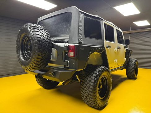 Used 2017 Jeep Wrangler Unlimited Sport w/ Quick Order Package 24S AWD/4WD image 3