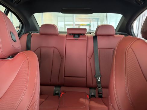 Used 2025 BMW 330i xDrive Sedan w/ M Sport Package image 31