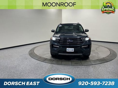 Used 2022 Ford Explorer XLT w/ Equipment Group 202A image 3