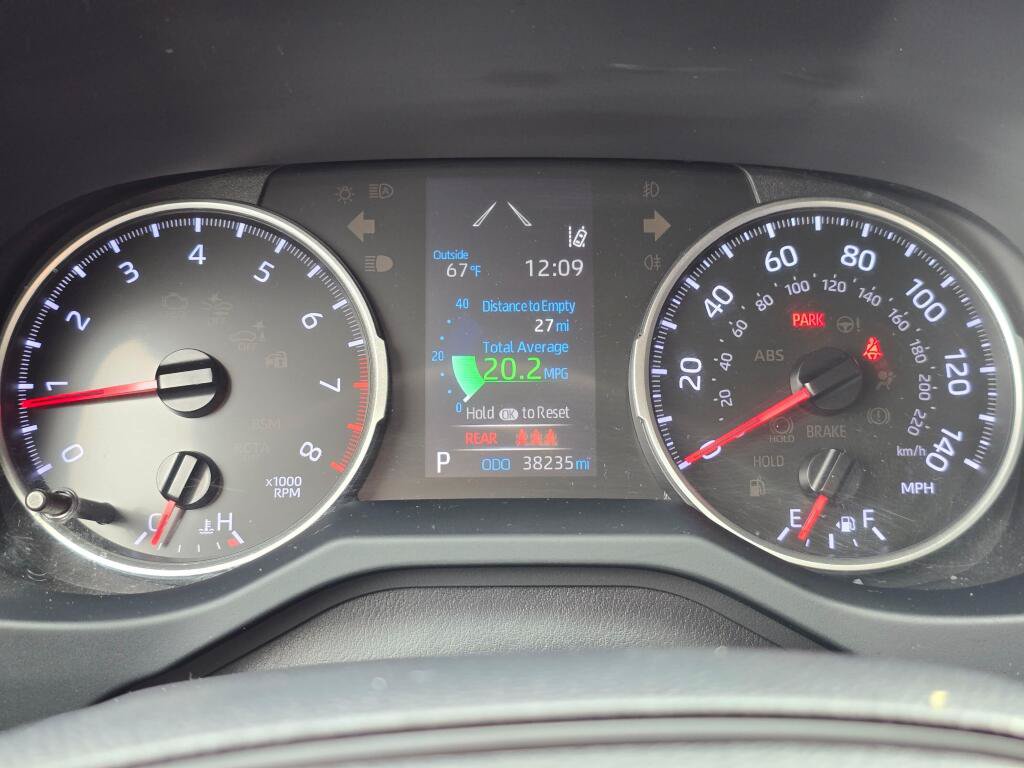 Used 2019 Toyota RAV4 LE w/ Carpet Mat Package AWD/4WD image 22
