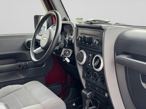 Used 2009 Jeep Wrangler Unlimited Sahara w/ Trailer Tow Group AWD/4WD image 33