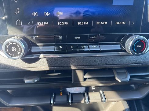 Used 2023 Chevrolet Colorado W/T image 17