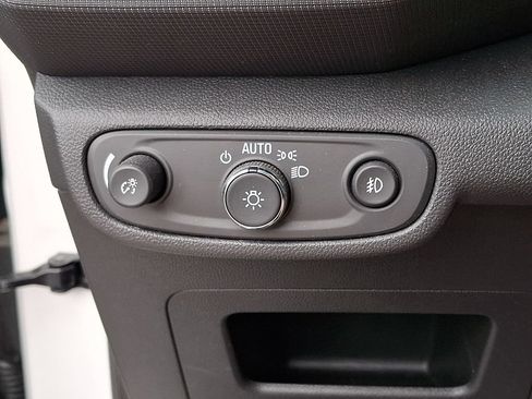 Used 2023 Chevrolet TrailBlazer ACTIV w/ Technology Package FWD image 24