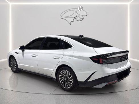 Used 2025 Hyundai Sonata Limited FWD image 3