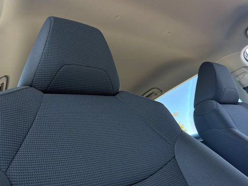 Used 2025 Toyota RAV4 LE AWD/4WD image 19