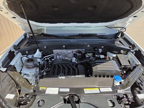 Used 2021 Volkswagen Atlas SEL R-Line AWD/4WD image 40