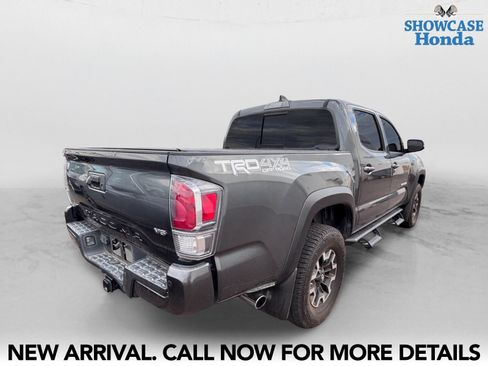 Used 2021 Toyota Tacoma TRD Off-Road w/ Technology Package AWD/4WD image 5